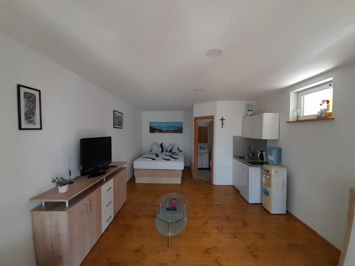 Apartments Tommi Dramalj Bagian luar foto